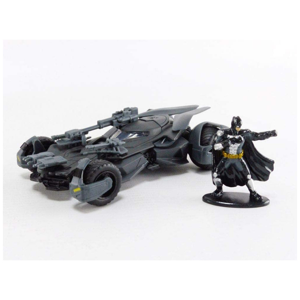 Jada Toys DC Justice League Batmobile & Batman 1:32 Diecast Car