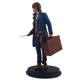 Icon Heroes Fantastic Beasts Newt Scamander With Niffler Statue - Radar Toys