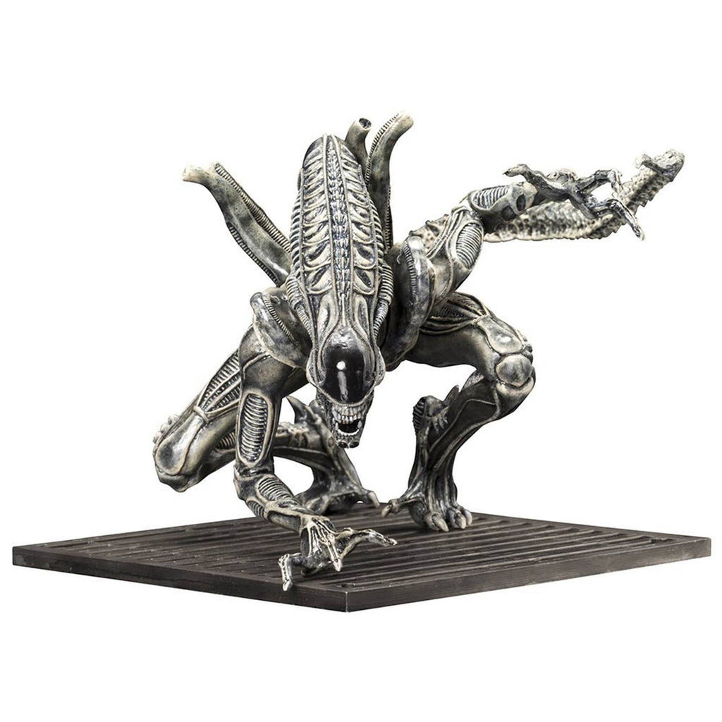 Kotobukiya Alien Warrior Drone 1/10 Scale Model Kit ArtFX Statue